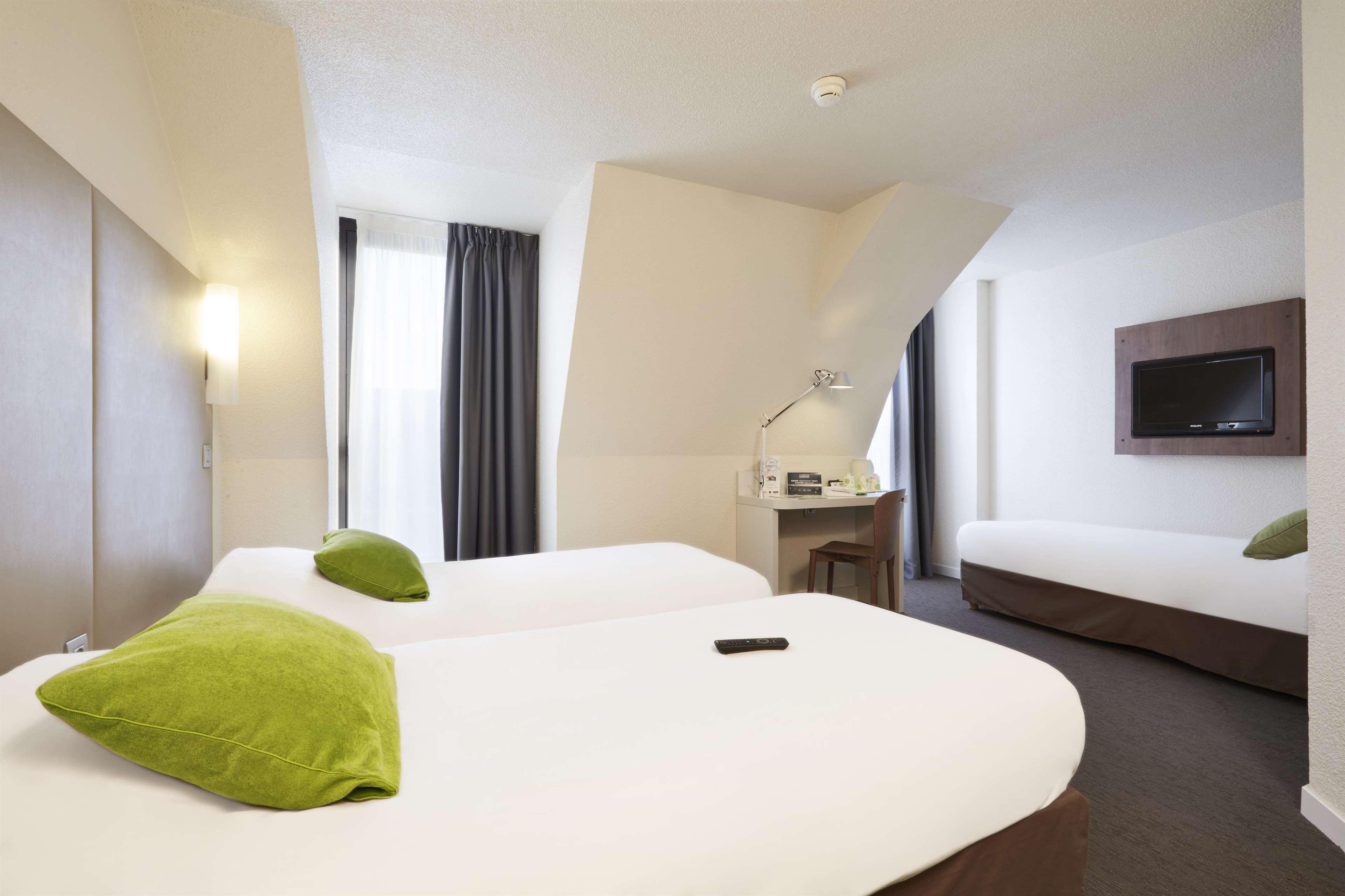 Hotel Campanile Centre - Berges Du Rhône 3*