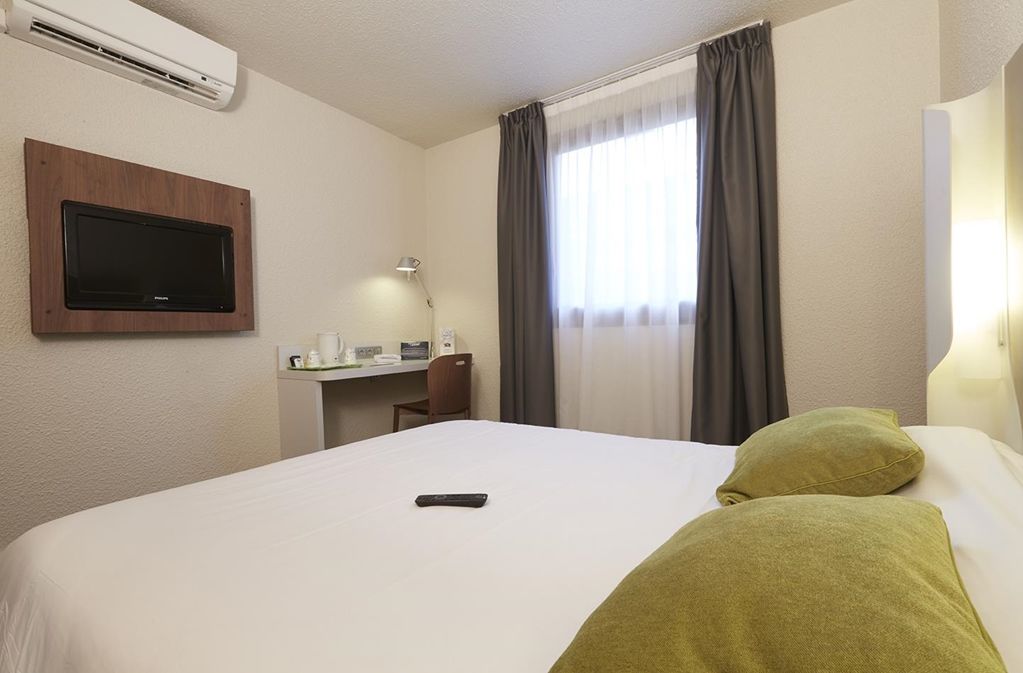 Campanile Centre - Berges Du Rhône Hotel 3*