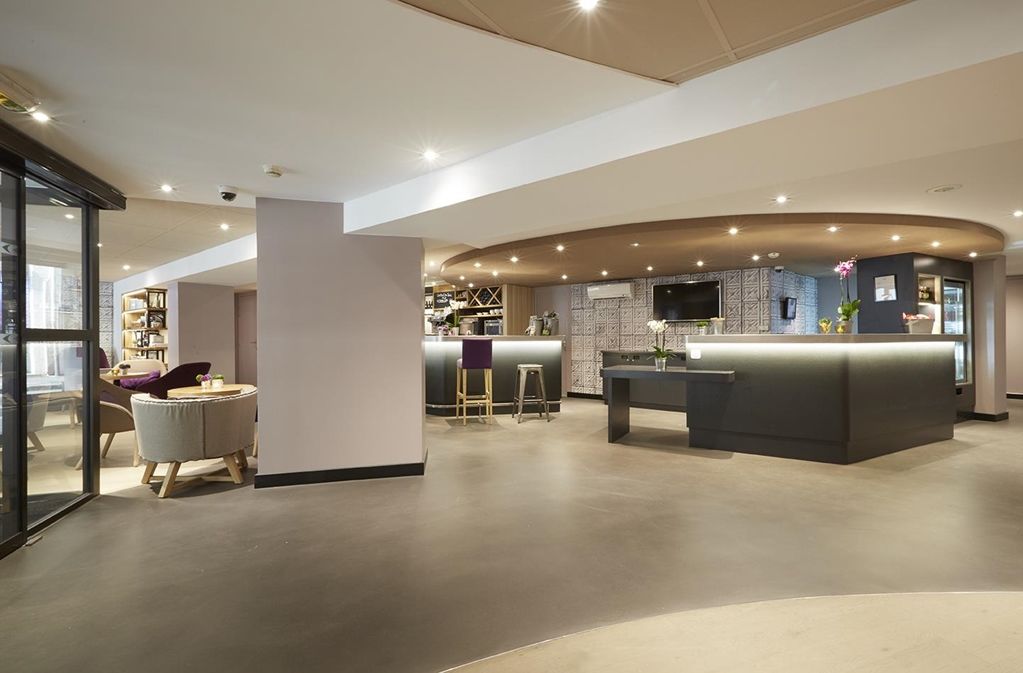 Campanile Centre - Berges Du Rhône Hotel 3*