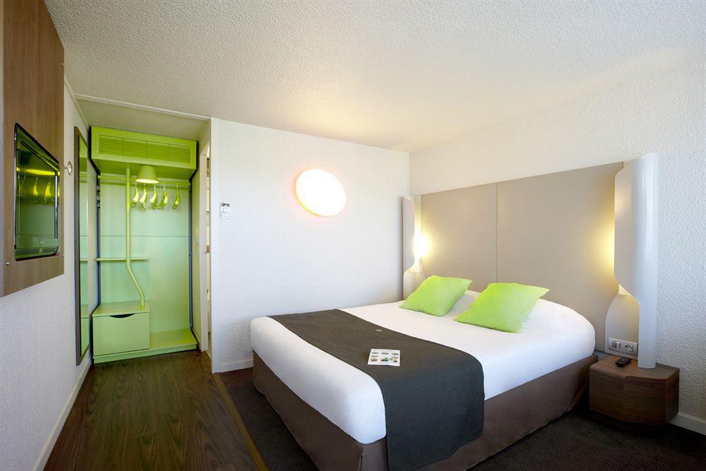 Hotel Campanile Centre - Berges Du Rhône 3*