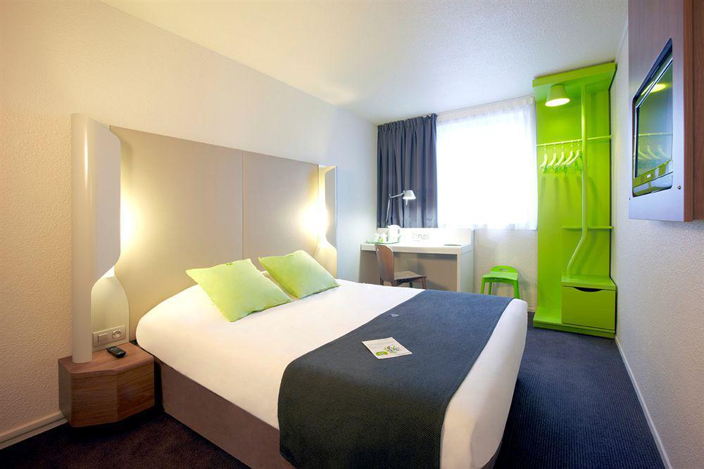 Campanile Centre - Berges Du Rhône Hotel 3*